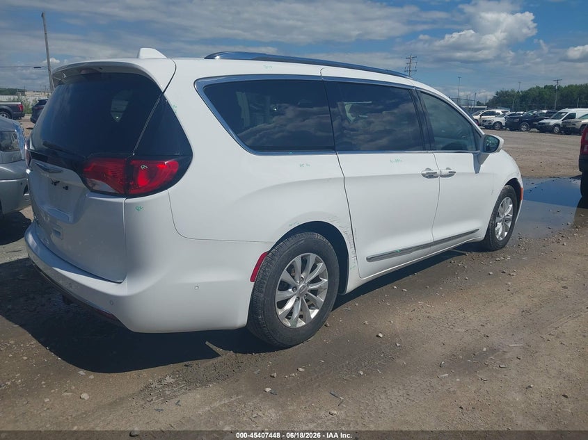 2018 Chrysler Pacifica VIN 2C4RC1EG5JR338611 IAAI salvage auction — HAIL, Salvage Title, sold $2,200 on 2026-07-23 (photo 4)