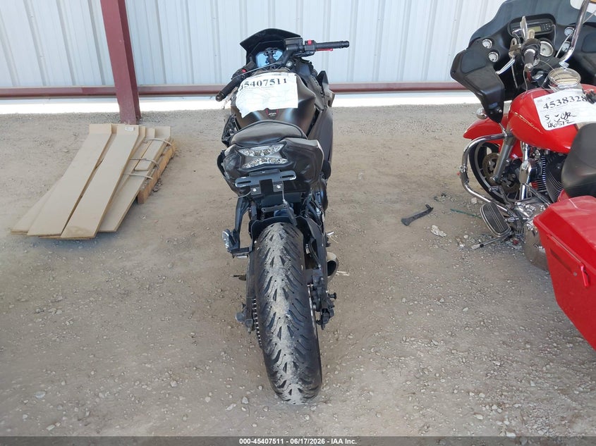 2022 Kawasaki Ninja VIN ML5EXEM12NDA59937 IAAI salvage auction — SIDE, Salvage (California), sold $1,700 on 2026-07-15 (photo 6)