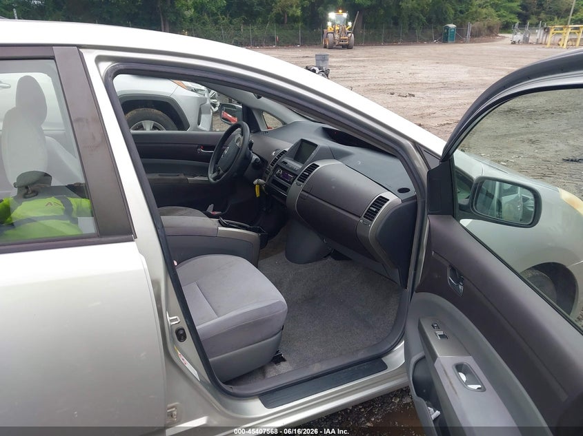 2004 Toyota Prius VIN JTDKB20U740009351 IAAI salvage auction — NORMAL WEAR, Clear (Georgia), sold $350 on 2026-07-17 (photo 5)