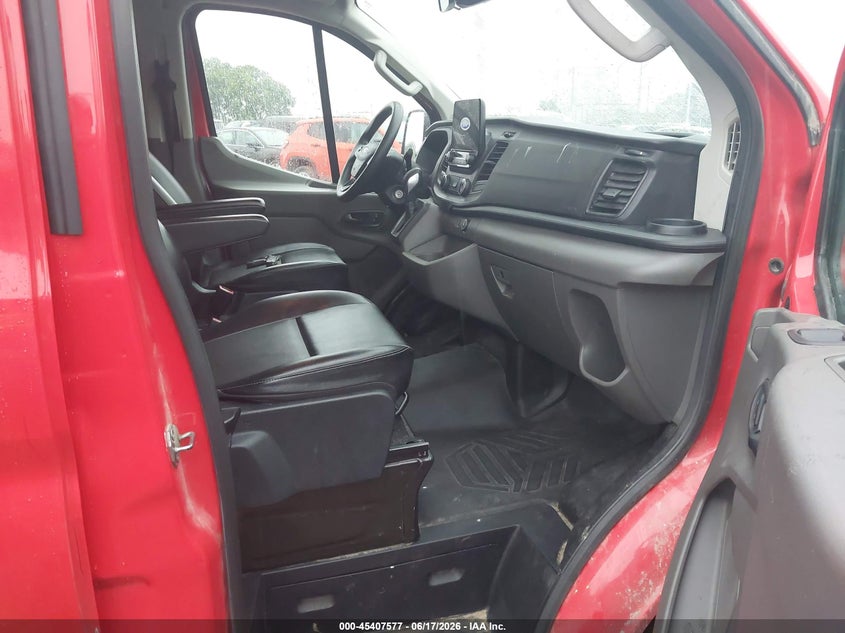 2020 Ford Transit 150 VIN 1FMZK1Y85LKB22990 IAAI salvage auction — NORMAL WEAR, Sf97 (Indiana), sold $18,300 on 2026-08-12 (photo 5)