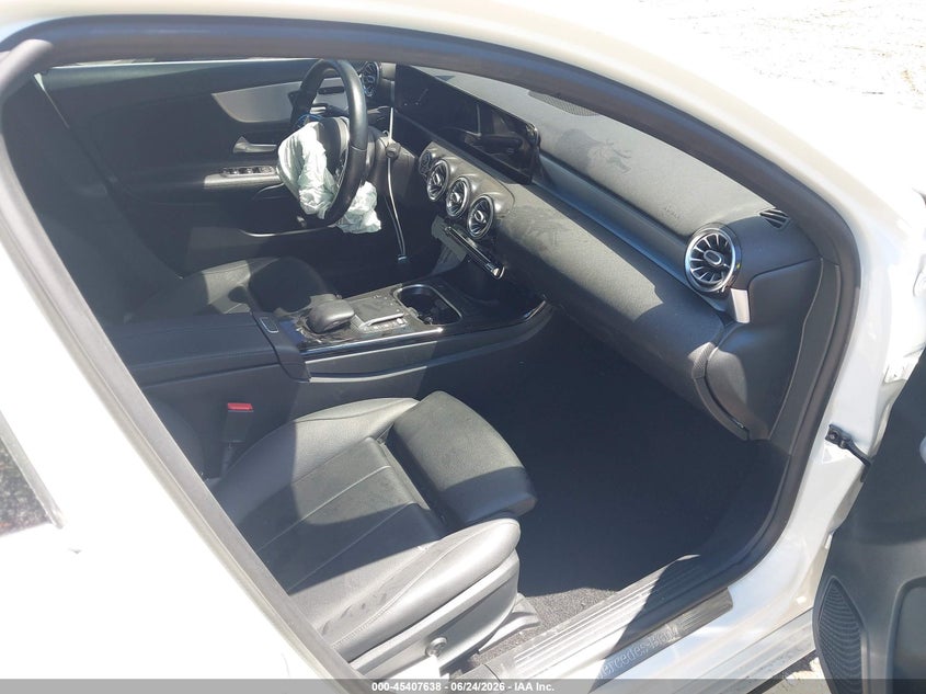 2021 Mercedes-benz A-klasse VIN W1K3G4FB9MJ300585 IAAI salvage auction — FRONT END, Salvage Title, sold $6,900 on 2026-07-14 (photo 5)