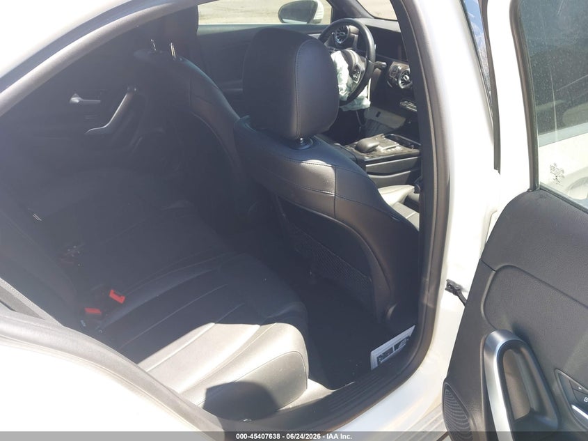 2021 Mercedes-benz A-klasse VIN W1K3G4FB9MJ300585 IAAI salvage auction — FRONT END, Salvage Title, sold $6,900 on 2026-07-14 (photo 8)
