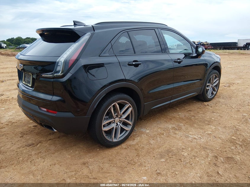 2020 Cadillac Xt4 VIN 1GYFZER4XLF065145 IAAI salvage auction — LEFT SIDE, Salvage Title, sold $4,700 on 2026-09-08 (photo 4)