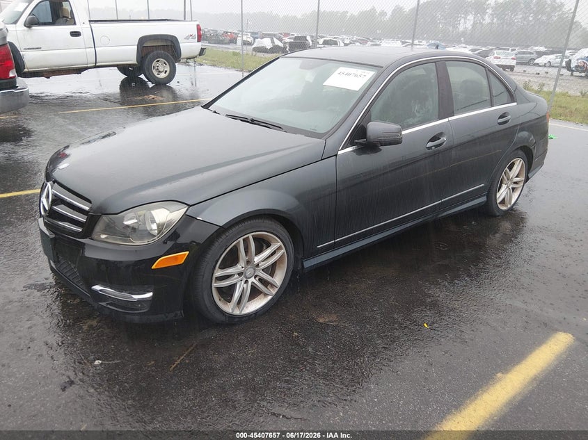 2013 Mercedes-benz C-klasse VIN WDDGF8AB3DR264316 IAAI salvage auction — FRONT END, Clear (South Carolina), sold $1,050 on 2026-07-29 (photo 2)