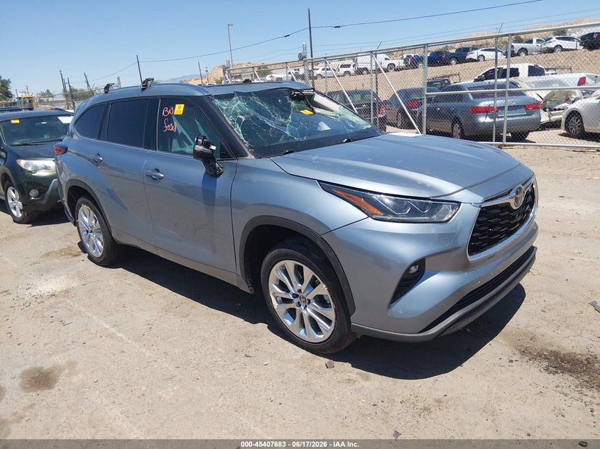 2022 Toyota Highlander VIN 5TDYZRAH2NS129895 IAAI salvage auction — BIO HAZARD, Salvage Title, sold $9,600 on 2026-07-13 (photo 1)