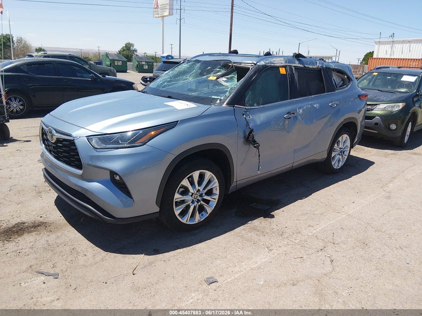 2022 Toyota Highlander VIN 5TDYZRAH2NS129895 IAAI salvage auction — BIO HAZARD, Salvage Title, sold $9,600 on 2026-07-13 (photo 2)
