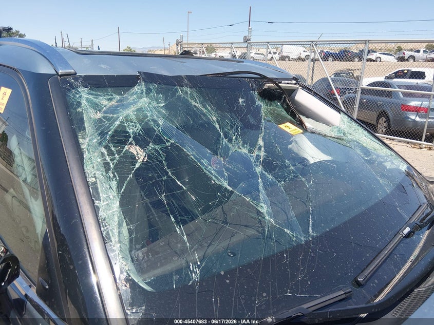 2022 Toyota Highlander VIN 5TDYZRAH2NS129895 IAAI salvage auction — BIO HAZARD, Salvage Title, sold $9,600 on 2026-07-13 (photo 6)
