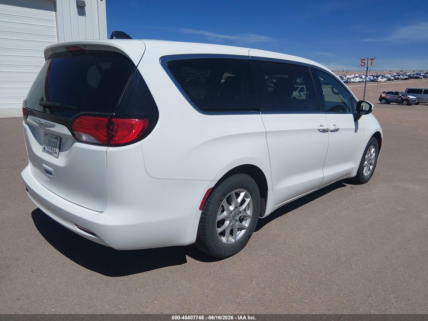 2022 Chrysler Voyager VIN 2C4RC1CG2NR127830 IAAI salvage auction — NORMAL WEAR, Sf97 (Colorado), sold $12,850 on 2026-09-02 (photo 4)