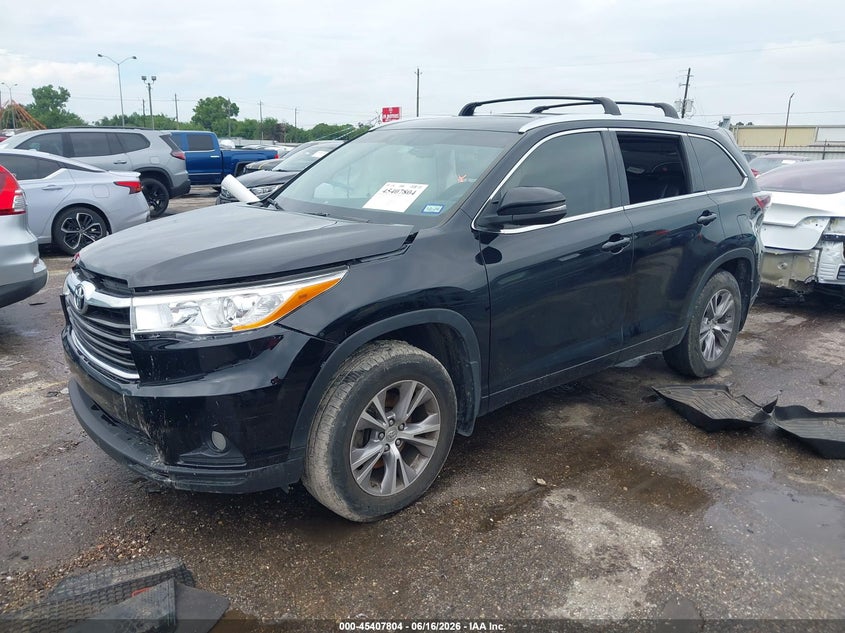 2015 Toyota Highlander VIN 5TDKKRFH3FS111362 IAAI salvage auction — RIGHT SIDE, Salvage (Texas), sold $5,700 on 2026-07-13 (photo 2)