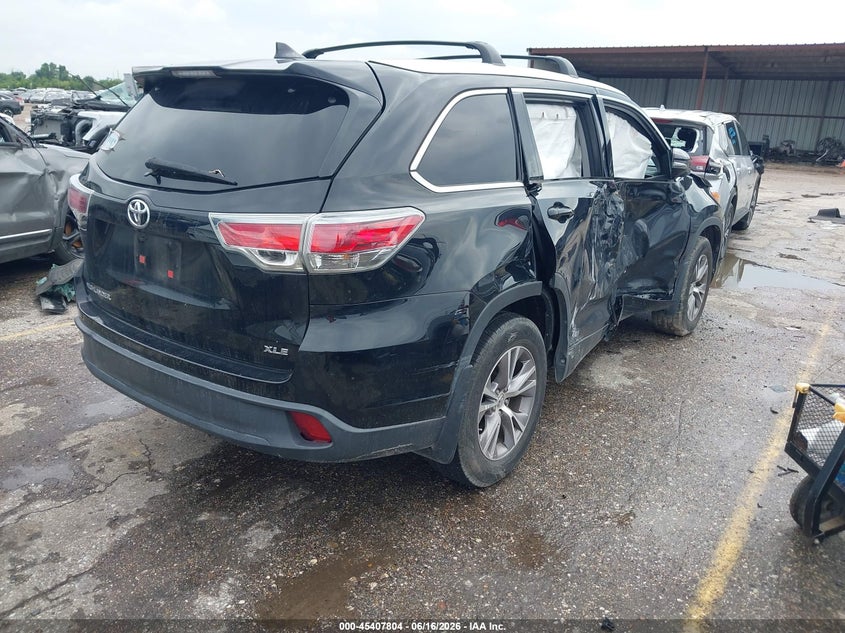 2015 Toyota Highlander VIN 5TDKKRFH3FS111362 IAAI salvage auction — RIGHT SIDE, Salvage (Texas), sold $5,700 on 2026-07-13 (photo 4)