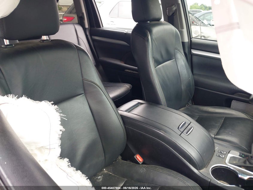 2015 Toyota Highlander VIN 5TDKKRFH3FS111362 IAAI salvage auction — RIGHT SIDE, Salvage (Texas), sold $5,700 on 2026-07-13 (photo 5)