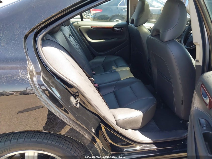 2006 Volvo S60 VIN YV1RS592862543431 IAAI salvage auction — RIGHT SIDE, Salvage (California), sold $450 on 2026-07-31 (photo 8)