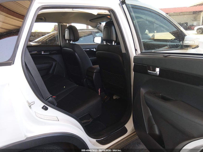 2015 Kia Sorento VIN 5XYKTCA60FG586593 IAAI salvage auction — RIGHT REAR, Salvage Title, sold $1,300 on 2026-07-28 (photo 8)