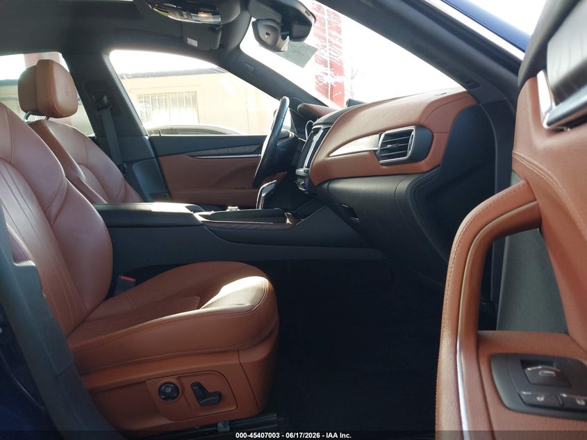 2019 Maserati Levante VIN ZN661XUA2KX324126 IAAI salvage auction — SIDE, Salvage Title, sold $9,700 on 2026-08-08 (photo 5)