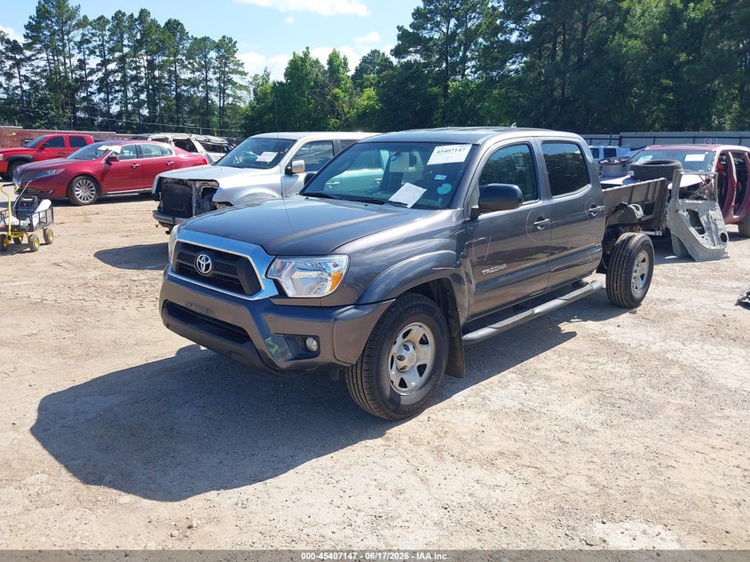2015 Toyota Tacoma VIN 5TFMU4FN8FX036163 IAAI salvage auction — REAR END, Salvage Title, sold $5,000 on 2026-08-02 (photo 2)