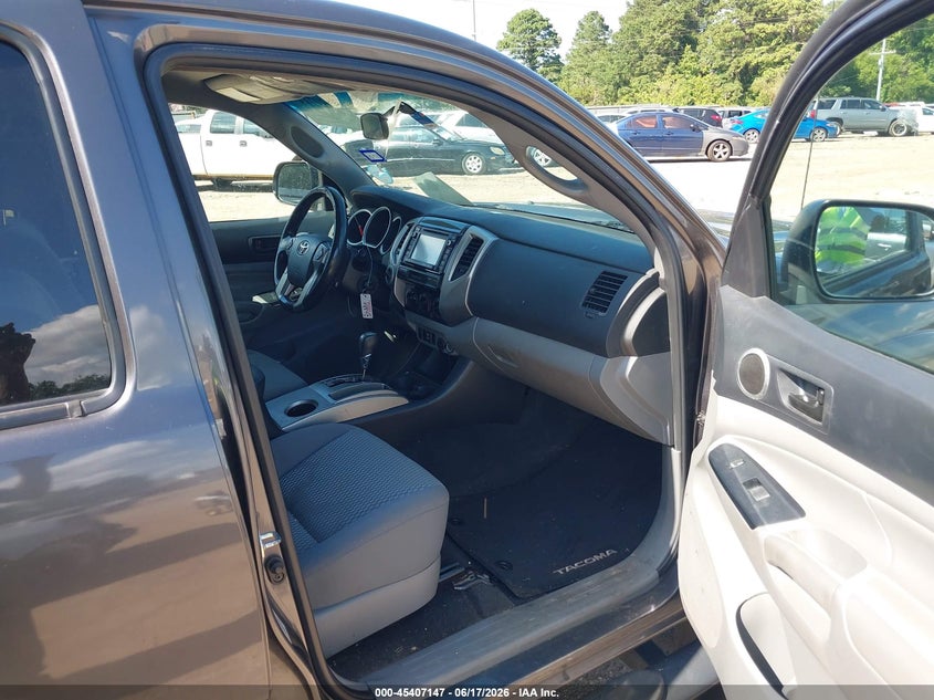 2015 Toyota Tacoma VIN 5TFMU4FN8FX036163 IAAI salvage auction — REAR END, Salvage Title, sold $5,000 on 2026-08-02 (photo 5)