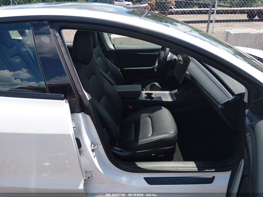 2022 Tesla Model 3 VIN 5YJ3E1EB3NF209529 IAAI salvage auction — LEFT SIDE, Salvage Title, sold $9,650 on 2026-07-29 (photo 5)