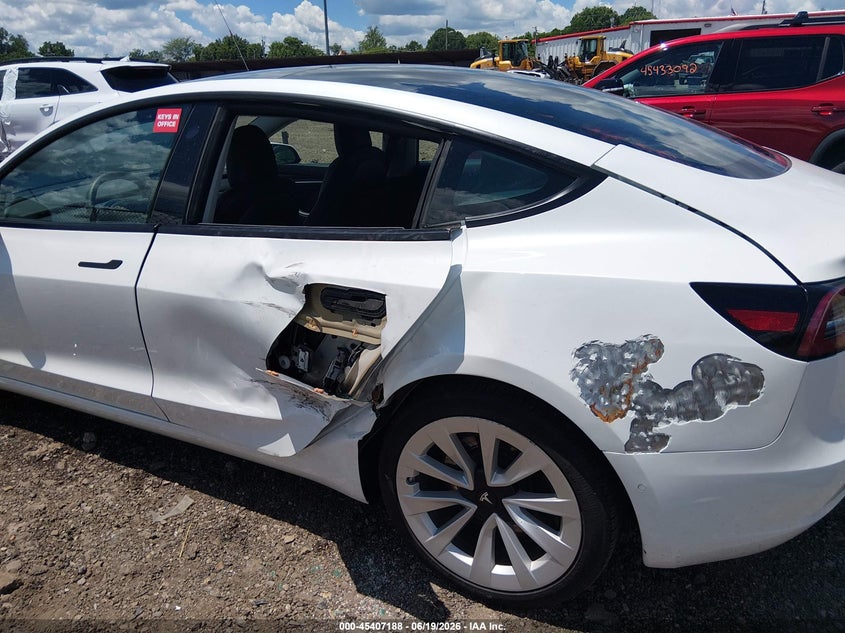 2022 Tesla Model 3 VIN 5YJ3E1EB3NF209529 IAAI salvage auction — LEFT SIDE, Salvage Title, sold $9,650 on 2026-07-29 (photo 6)