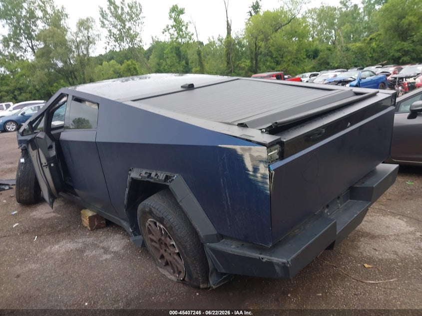 2024 Tesla Cybertruck VIN 7G2CEHED4RA028644 IAAI salvage auction — LEFT FRONT, Wait Title, sold $19,150 on 2026-10-01 (photo 3)