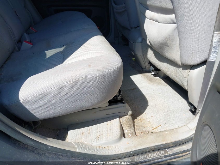 2006 Toyota Highlander VIN JTEDP21A760105056 IAAI salvage auction — FRONT END, Salvage (North Carolina), sold $550 on 2026-07-20 (photo 8)