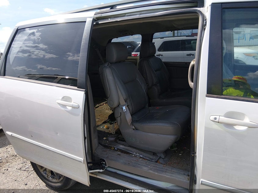 2004 Toyota Sienna VIN 5TDZA22C24S092433 IAAI salvage auction — NORMAL WEAR, Clear (Tennessee), sold $625 on 2026-07-16 (photo 8)