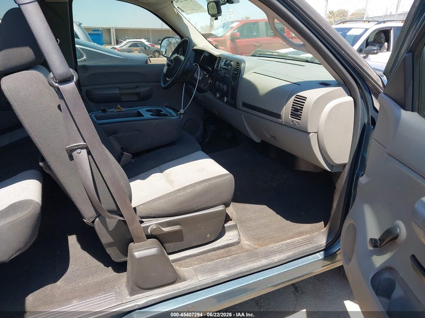 2007 Gmc Sierra 1500 VIN 1GTEC19C07Z581635 IAAI salvage auction — FRONT END, Salvage (California), sold $1,950 on 2026-07-23 (photo 5)