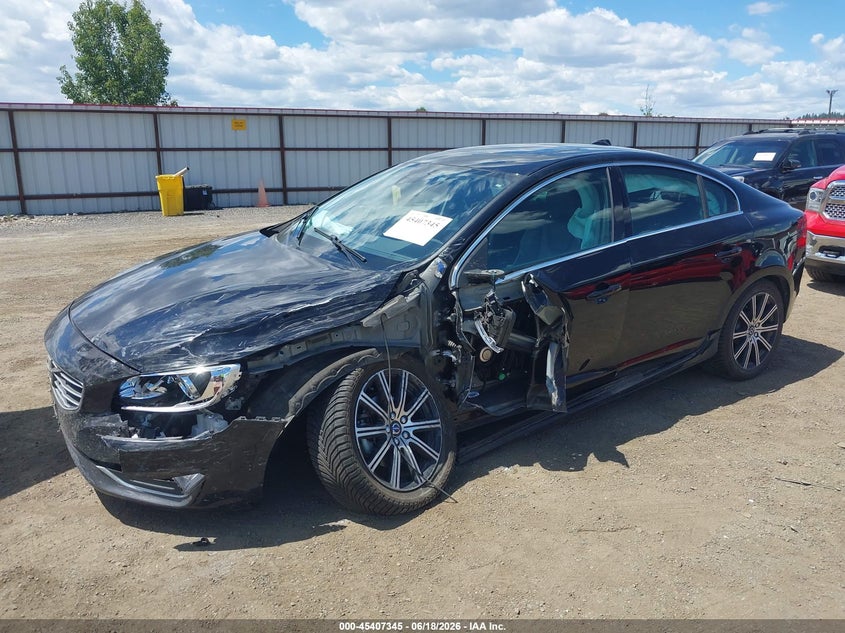2016 Volvo VIN LYV402FK3GB092952 IAAI salvage auction — SIDE, Salvage Title, sold $600 on 2026-07-14 (photo 2)