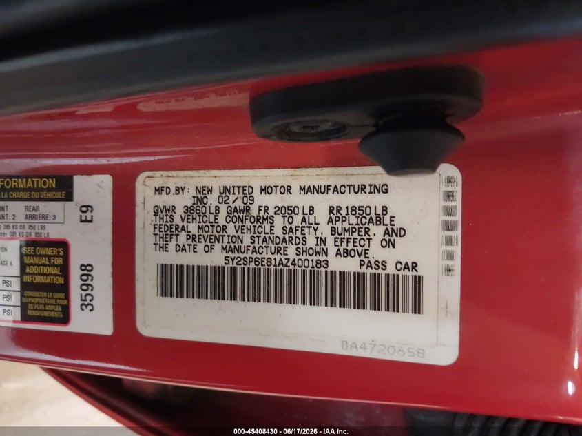 2010 Pontiac Vibe VIN 5Y2SP6E81AZ400183 IAAI salvage auction — NORMAL WEAR, Clear (Michigan), sold $725 on 2026-07-14 (photo 9)
