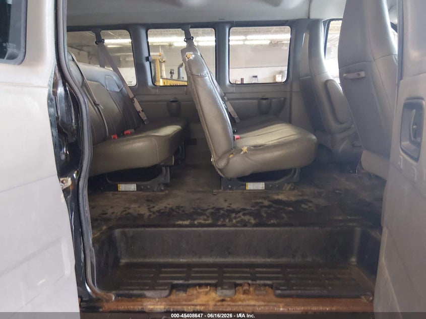 2019 Chevrolet Express 2500 VIN 1GAWGEFG3K1317929 IAAI salvage auction — RIGHT SIDE, Sf97 (New York), sold $8,950 on 2026-08-31 (photo 8)