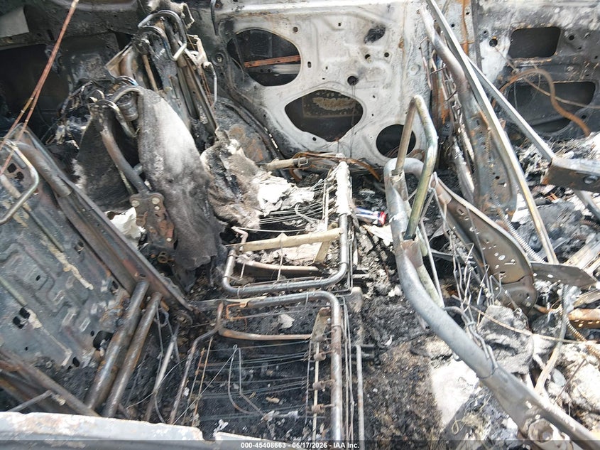 2006 Toyota Rav4 VIN JTMZK31V466003129 IAAI salvage auction — TOTAL BURN, Bill Of Sale Destruction Only - Salvage (Ohio), sold $175 on 2026-07-14 (photo 8)