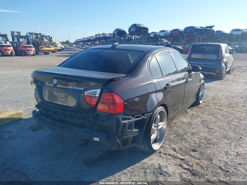 2007 BMW 3er VIN WBAVC93597KX61341 IAAI salvage auction — REAR END, Rebuildable (Florida), sold $375 on 2026-07-22 (photo 4)