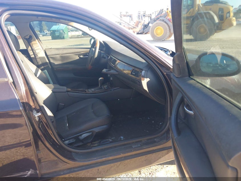 2007 BMW 3er VIN WBAVC93597KX61341 IAAI salvage auction — REAR END, Rebuildable (Florida), sold $375 on 2026-07-22 (photo 5)