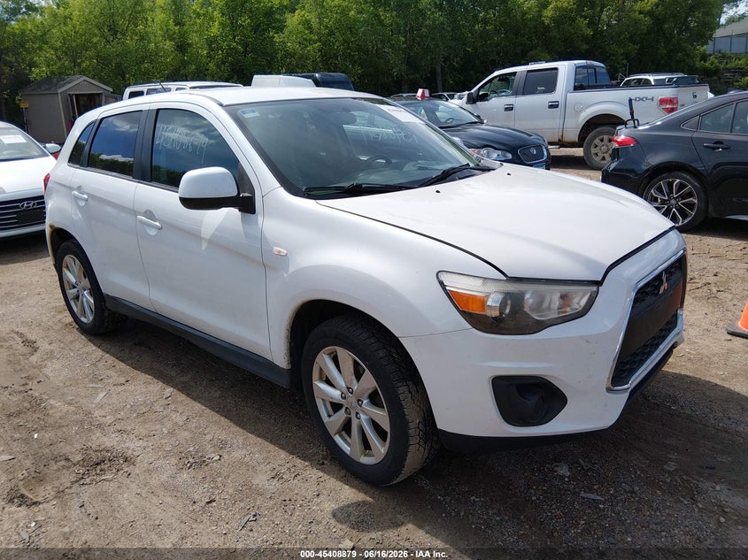 2015 Mitsubishi VIN 4A4AR3AW5FE025480 IAAI salvage auction — NORMAL WEAR, Clear (Minnesota), sold $525 on 2026-07-22 (photo 1)
