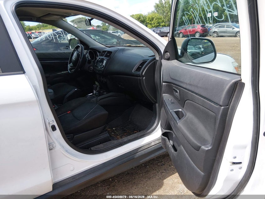 2015 Mitsubishi VIN 4A4AR3AW5FE025480 IAAI salvage auction — NORMAL WEAR, Clear (Minnesota), sold $525 on 2026-07-22 (photo 5)