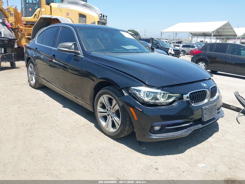 2018 BMW 3er VIN WBA8B9C51JK676792 IAAI salvage auction — LEFT FRONT, Salvage (California), sold $5,575 on 2026-08-12 (photo 1)