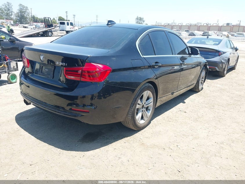 2018 BMW 3er VIN WBA8B9C51JK676792 IAAI salvage auction — LEFT FRONT, Salvage (California), sold $5,575 on 2026-08-12 (photo 4)