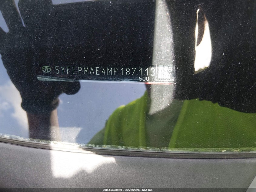 2021 Toyota Corolla VIN 5YFEPMAE4MP187113 IAAI salvage auction — RIGHT FRONT, Salvage Title, sold $3,900 on 2026-08-02 (photo 9)
