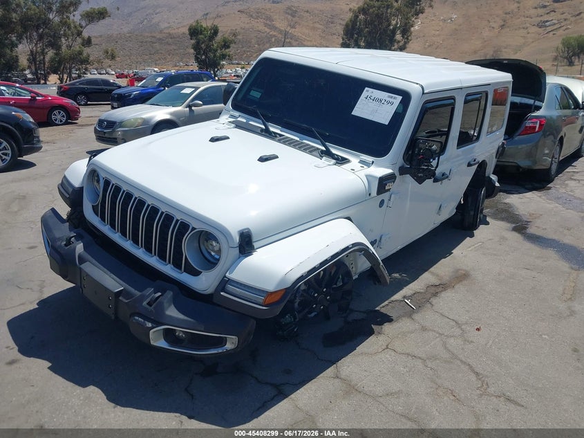 2025 Jeep Grand wagoneer VIN 1C4RJXP67SW584338 IAAI salvage auction — LEFT SIDE, Salvage Title, sold $9,100 on 2026-07-28 (photo 2)