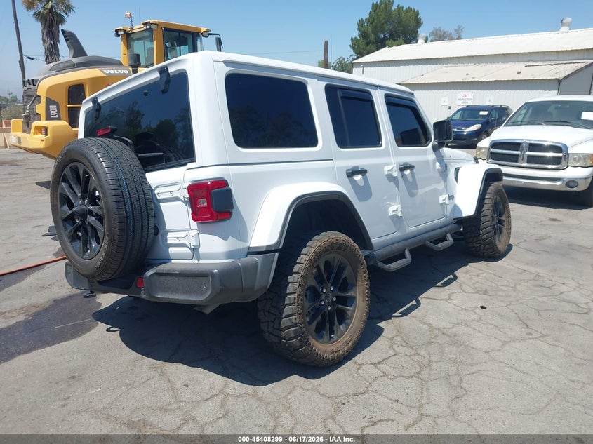2025 Jeep Grand wagoneer VIN 1C4RJXP67SW584338 IAAI salvage auction — LEFT SIDE, Salvage Title, sold $9,100 on 2026-07-28 (photo 4)