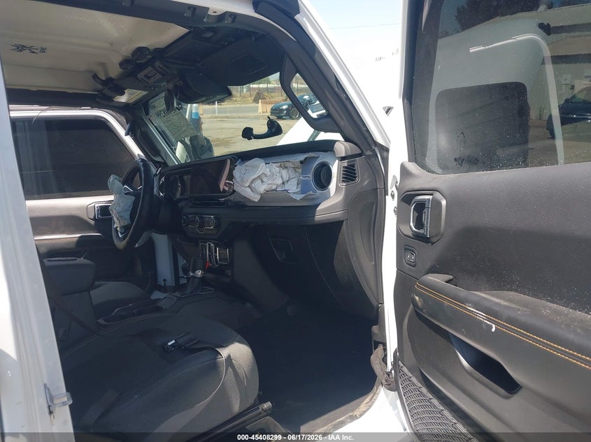 2025 Jeep Grand wagoneer VIN 1C4RJXP67SW584338 IAAI salvage auction — LEFT SIDE, Salvage Title, sold $9,100 on 2026-07-28 (photo 5)