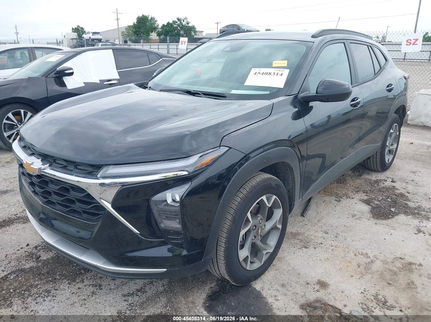 2025 Chevrolet Trax VIN KL77LHEP4SC340597 IAAI salvage auction — HAIL, Salvage Title, sold $9,100 on 2026-08-01 (photo 2)