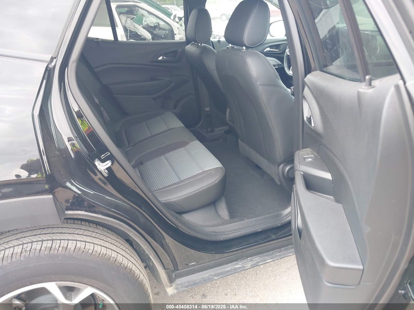 2025 Chevrolet Trax VIN KL77LHEP4SC340597 IAAI salvage auction — HAIL, Salvage Title, sold $9,100 on 2026-08-01 (photo 8)