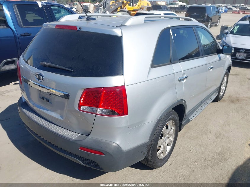 2012 Kia Sorento VIN 5XYKT3A68CG238388 IAAI salvage auction — UNKNOWN, Salvage Title - Dealer (California), sold $450 on 2026-07-22 (photo 4)