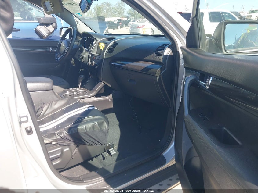 2012 Kia Sorento VIN 5XYKT3A68CG238388 IAAI salvage auction — UNKNOWN, Salvage Title - Dealer (California), sold $450 on 2026-07-22 (photo 5)