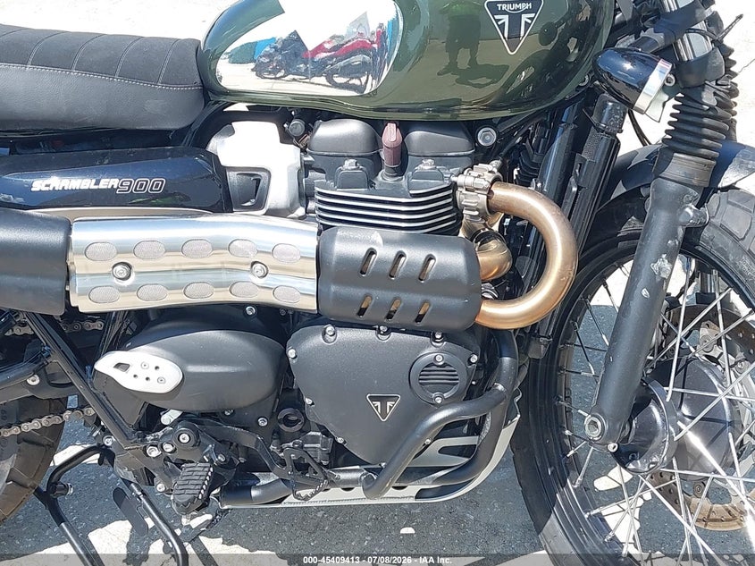 2023 Triumph motorcycle Scrambler VIN SMTD44G70PTBL0101 IAAI salvage auction — FRONT END, Rebuildable (Florida), sold $775 on 2026-07-28 (photo 8)