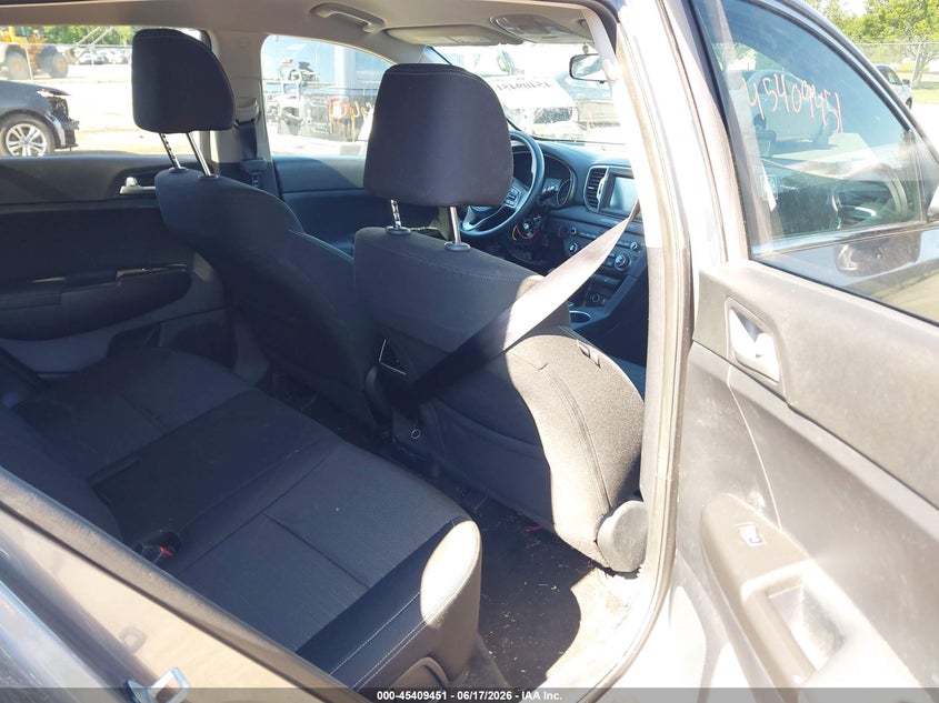 2019 Kia Sportage VIN KNDPMCAC5K7556571 IAAI salvage auction — THEFT, Mv-907A (New York), sold $4,000 on 2026-07-23 (photo 8)