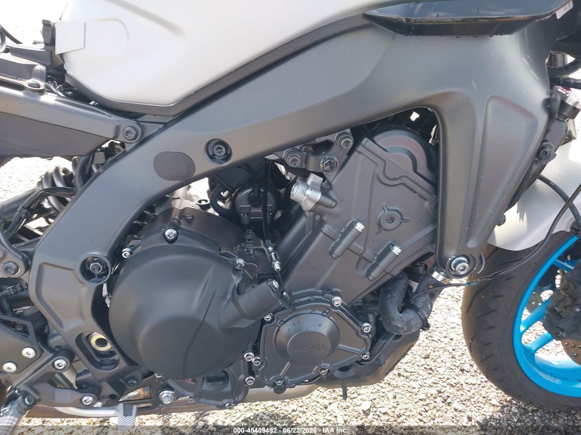 2025 Yamaha Mt VIN JYARN94Y9SA000780 IAAI salvage auction — FRONT & REAR, Salvage (Illinois), sold $5,000 on 2026-07-24 (photo 8)
