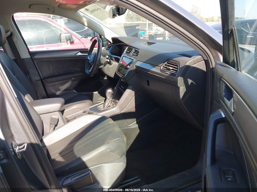 2022 Volkswagen Tiguan VIN 3VV3B7AX1NM177660 IAAI salvage auction — REPOSSESSION, Clear - Dealer Only (California), sold $10,100 on 2026-07-29 (photo 5)