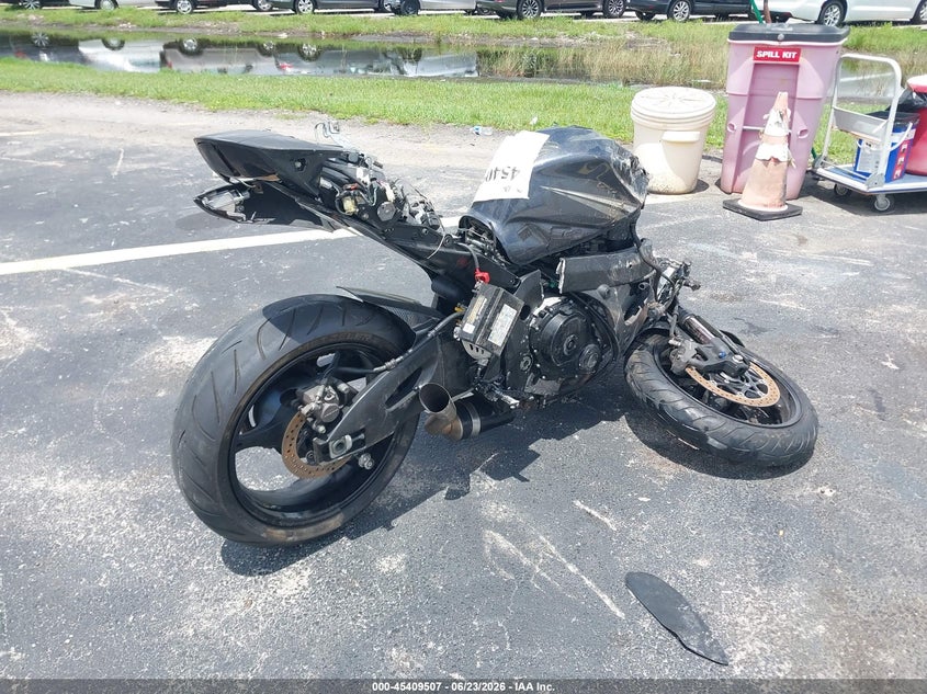 2007 Suzuki Gsx-r VIN JS1GR7KA772102374 IAAI salvage auction — ALL OVER, Rebuildable (Florida), sold $25 on 2026-07-22 (photo 4)