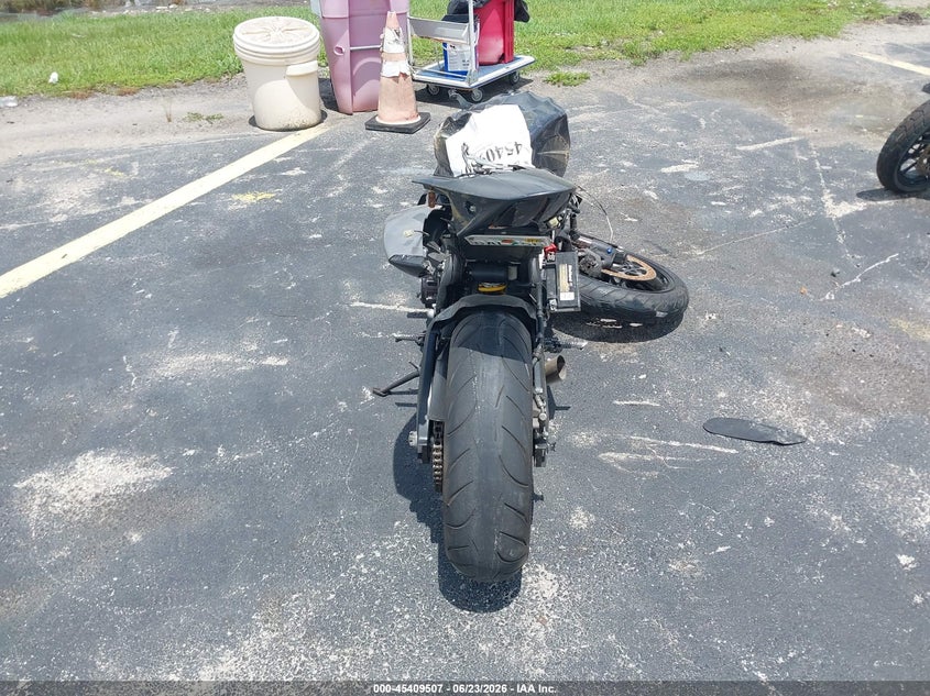 2007 Suzuki Gsx-r VIN JS1GR7KA772102374 IAAI salvage auction — ALL OVER, Rebuildable (Florida), sold $25 on 2026-07-22 (photo 6)